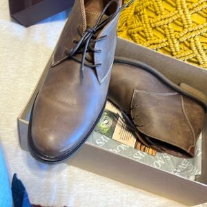 Men’s lace up brand new
